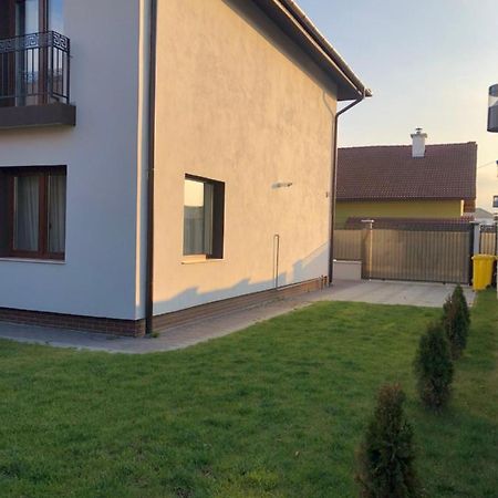 Holiday Luxury Villa With Private Garden Şelimbăr Bagian luar foto