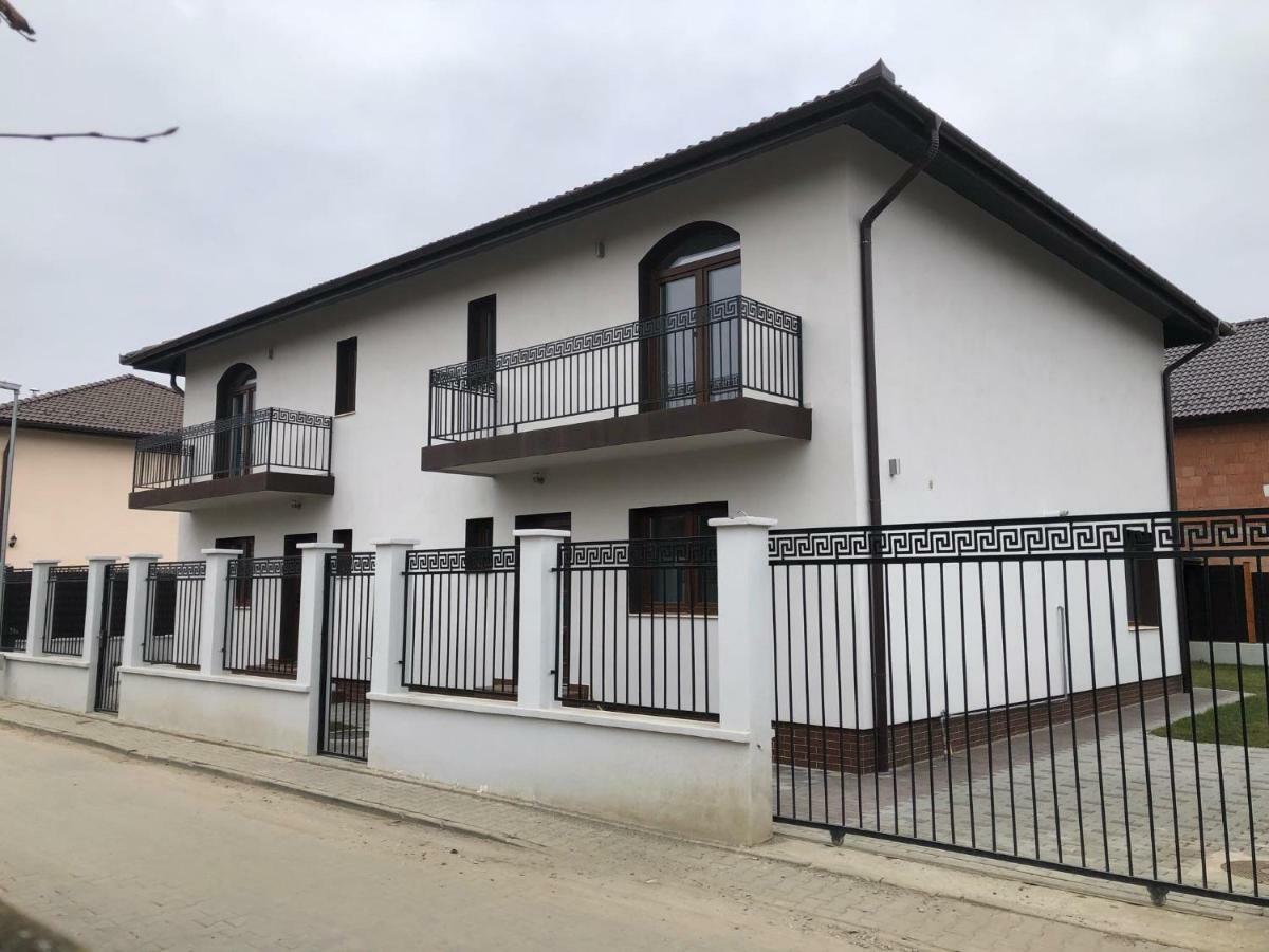 Holiday Luxury Villa With Private Garden Şelimbăr Bagian luar foto
