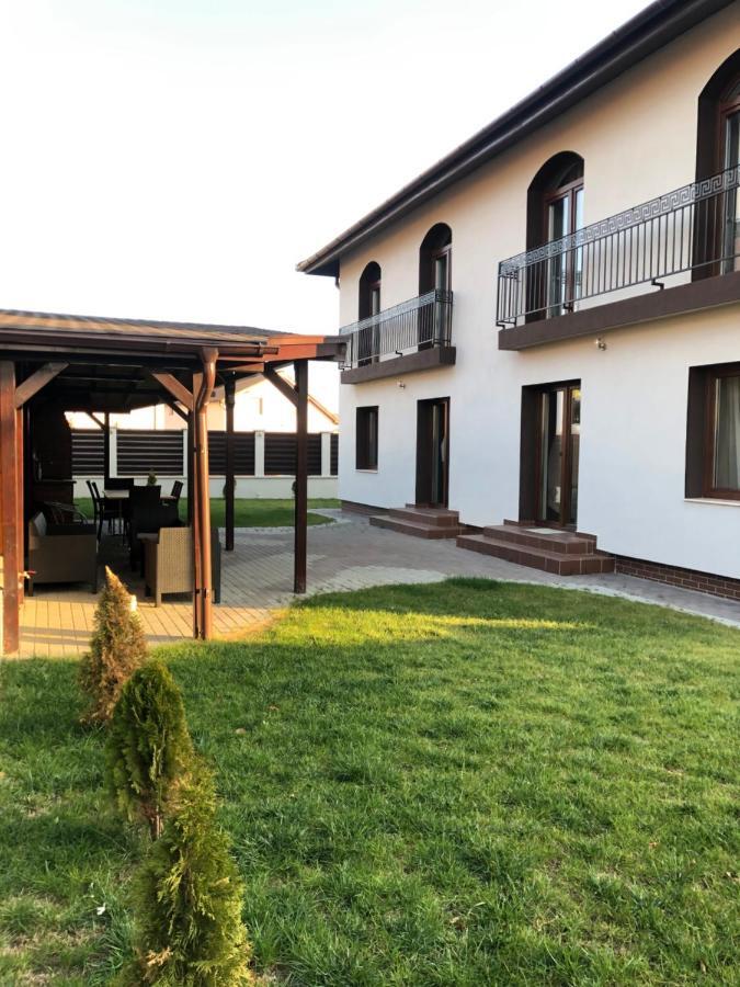 Holiday Luxury Villa With Private Garden Şelimbăr Bagian luar foto